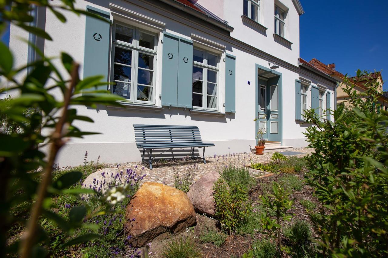 Villa Kapitaenshaus Luv & Lee à Wustrow  Extérieur photo